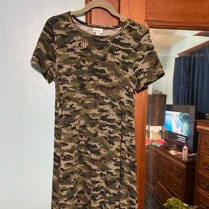 S lulaRoe Carly